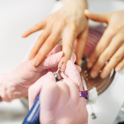 Professionelle-Manikuere-in-deinem-Kosmeitkstudio-Skinlifter-in-Berlin